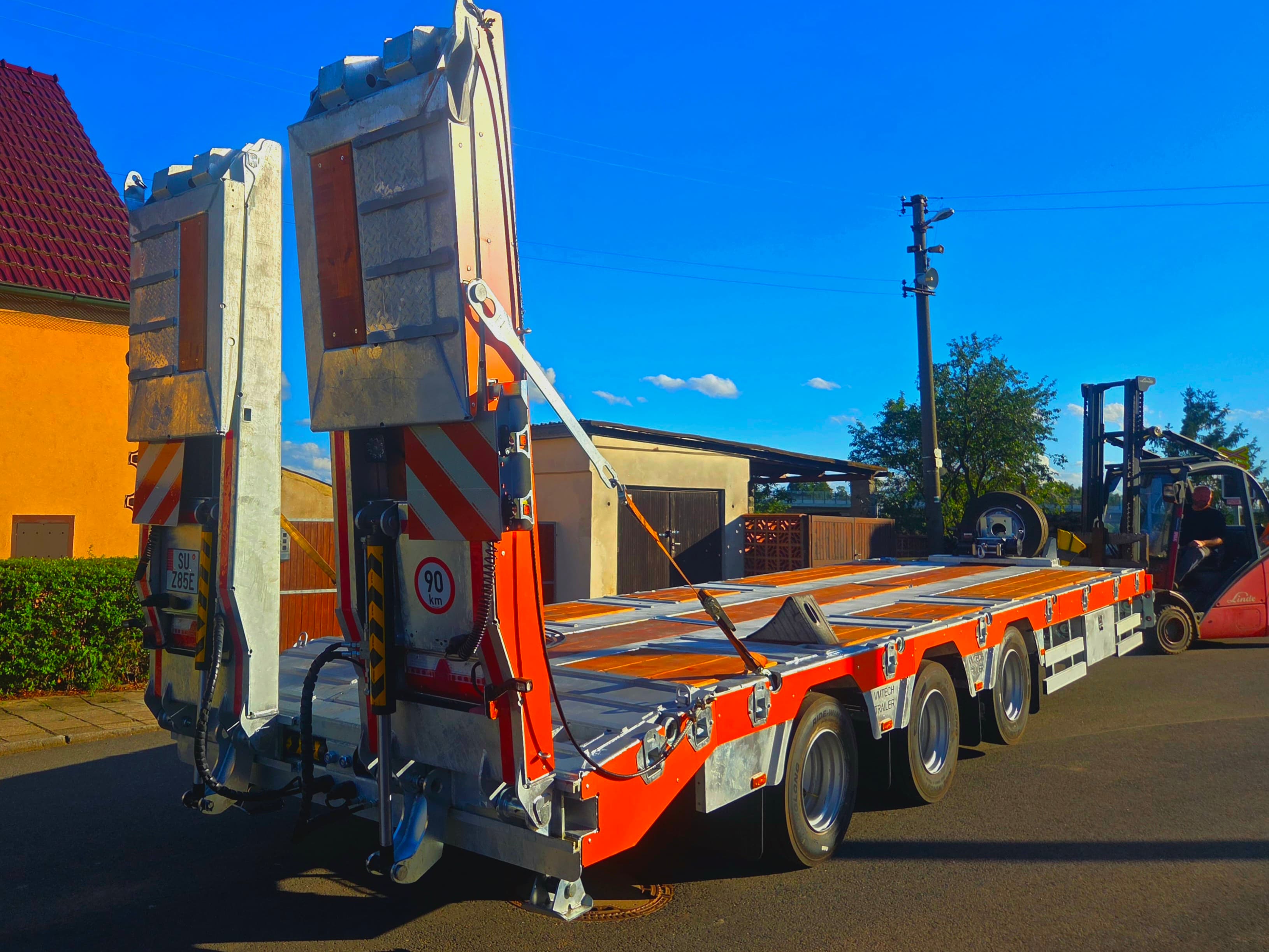 VMTECH trailer custom vehicle transporter